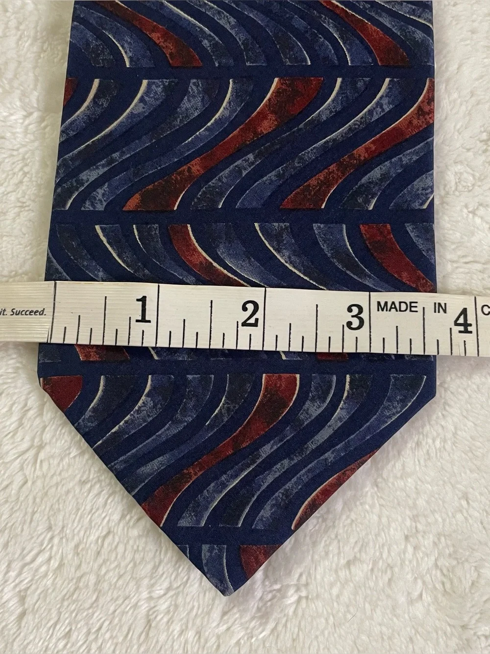 BRIAR 100% Silk Blue and Maroon Wave Pattern Tie